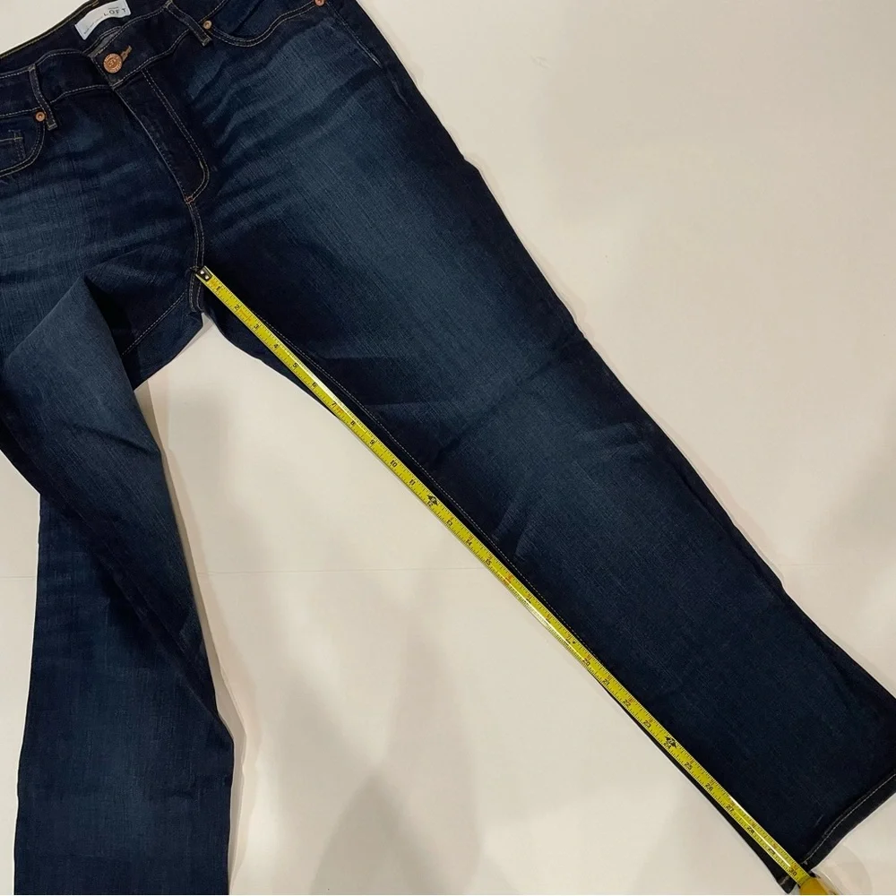 LOFT Curvy Straight Dark Blue Jeans 12 / 31 - Picture 5 of 9